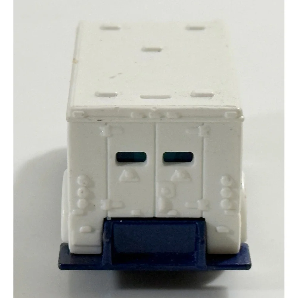 Matchbox Armored Car Kids 1:88 White International Armored Car Service 2013